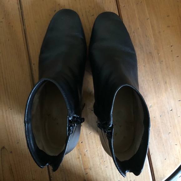 Michael Kors black boots (size 6) - Picture 4 of 5